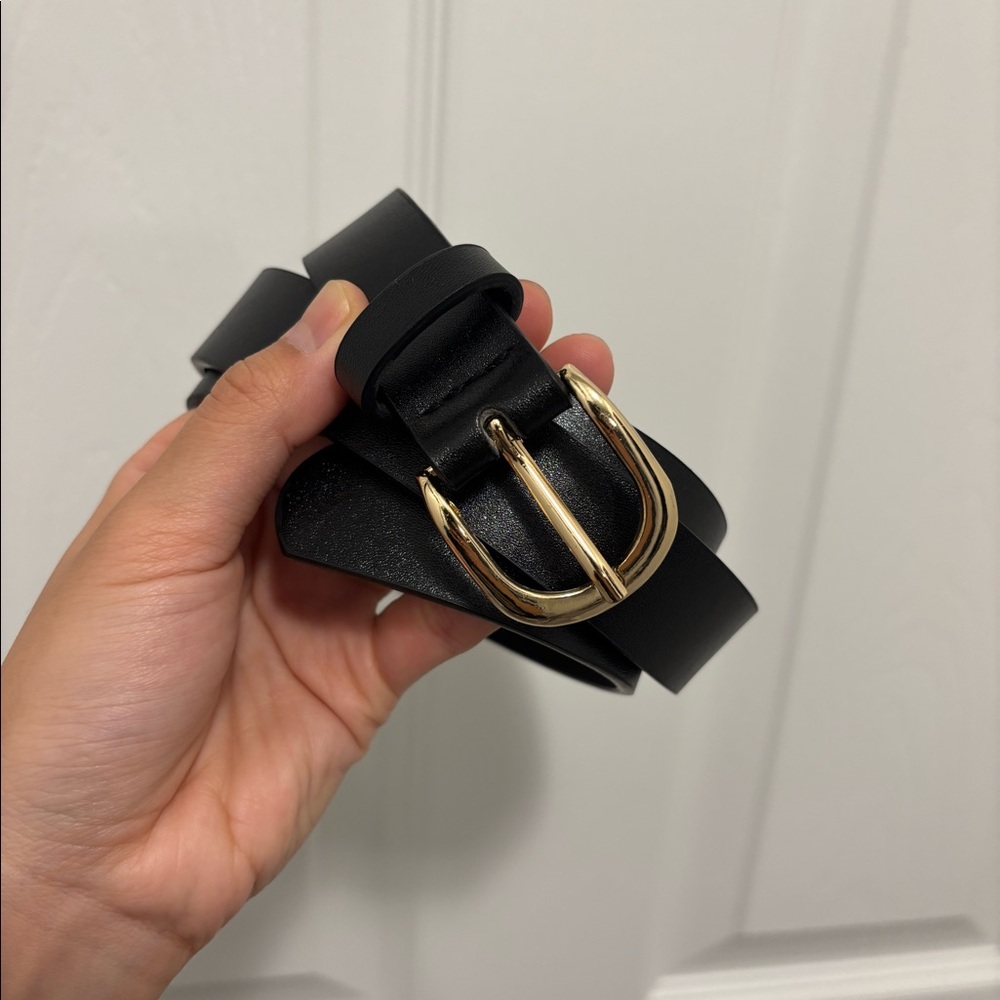 [NWOT] Abercrombie - Faux Leather Belt with Gold Buckle